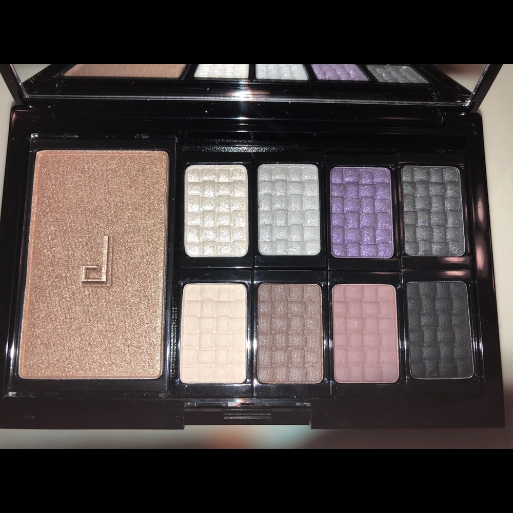 DOUCCE Freematic Eyeshadow Pro Palette